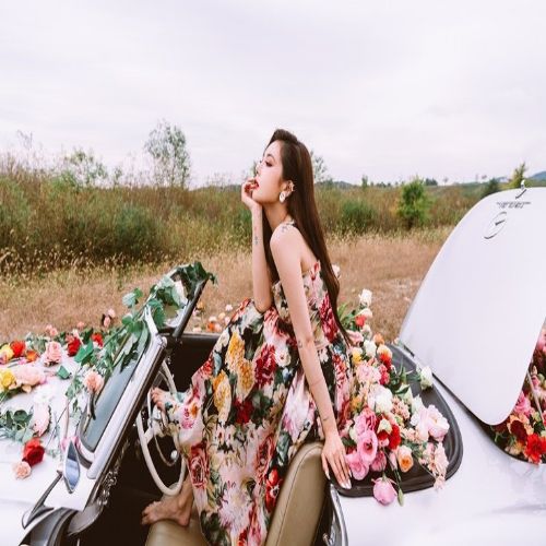 دانلود موزیک ویدیو کره ای (هیونا) Hyuna با نام (دوش گرفتن گل) Flower Shower